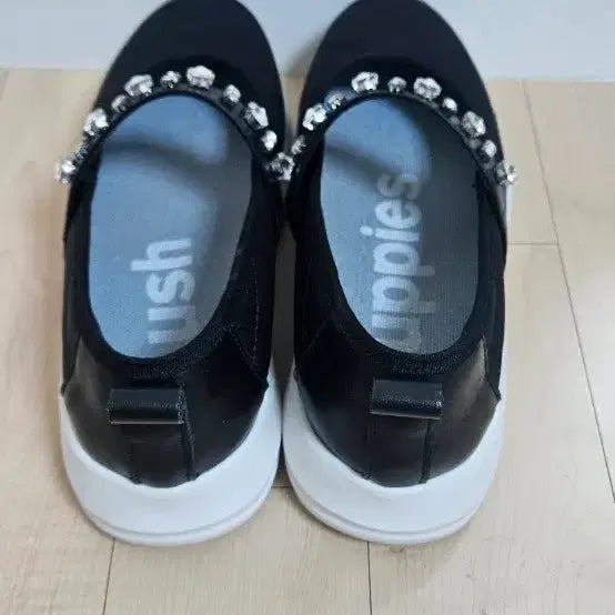 [BUNJANG] Hush Puppies Black Cubic Embellished Mary Jane Flats / 허시파피 블랙 큐빅 장식 메리제인 여성 단화