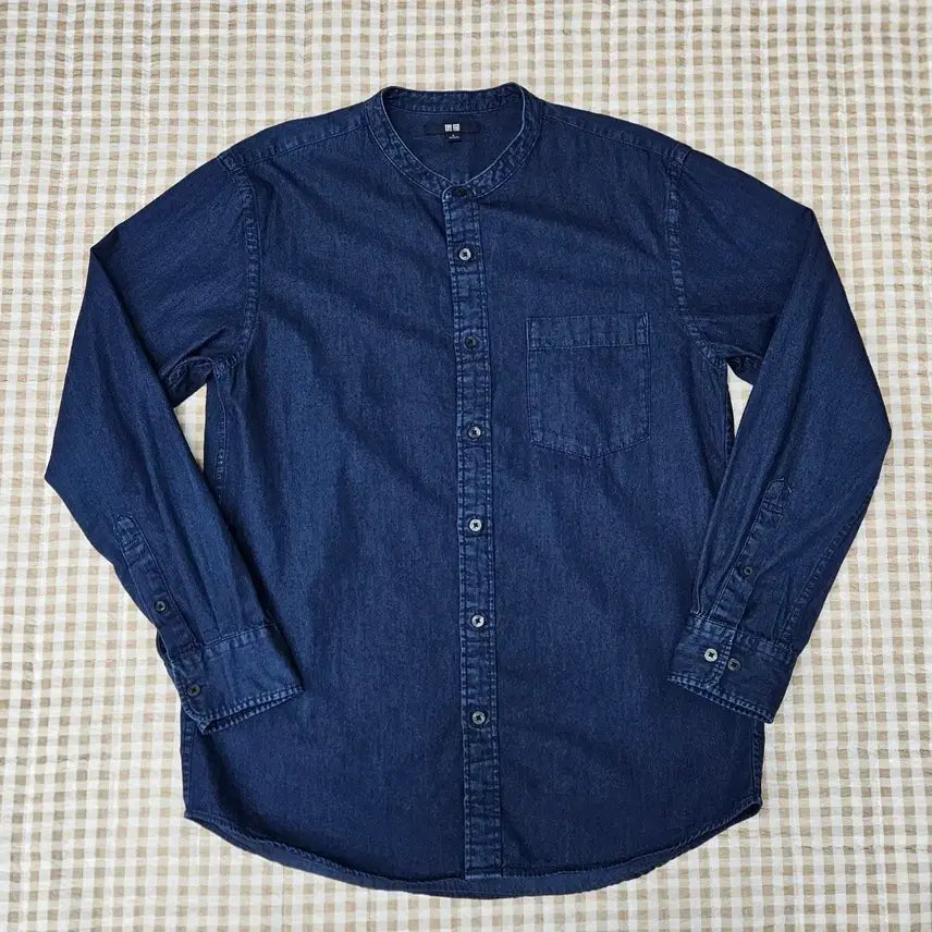 [BUNJANG] Uniqlo Henley Denim Shirt (Men&