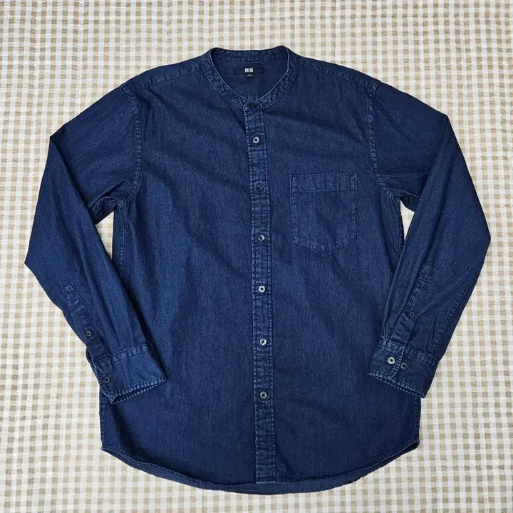 [BUNJANG] Uniqlo Henley Denim Shirt (Men&