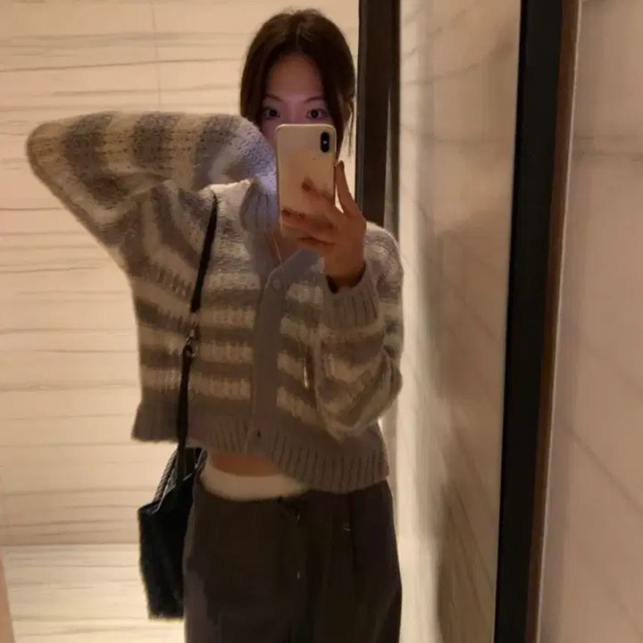 [SOLD OUT] (새상품)포스터 레니 알파카 가디건