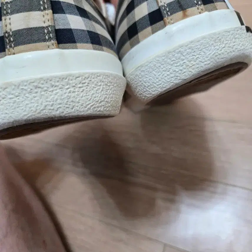 [SOLD OUT] 정품 버버리 체크 로고 스니커즈 운동화