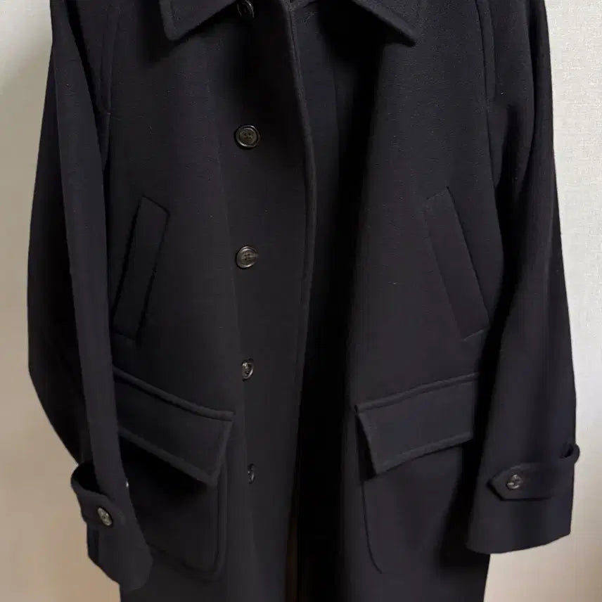[SOLD OUT] 어나더오피스 보이저 발마칸 코트 다크네이비 25AW