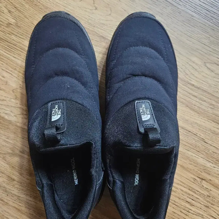 [SOLD OUT] 노스페이스 패딩 슬립온 브이모션/ 260 슬립온