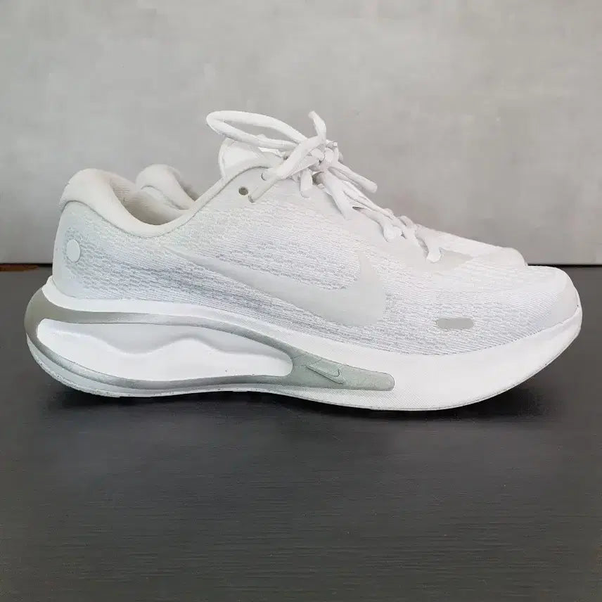 [BUNJANG] Nike Journey Run White (240) / 나이키 저니 런 화이트 (240)