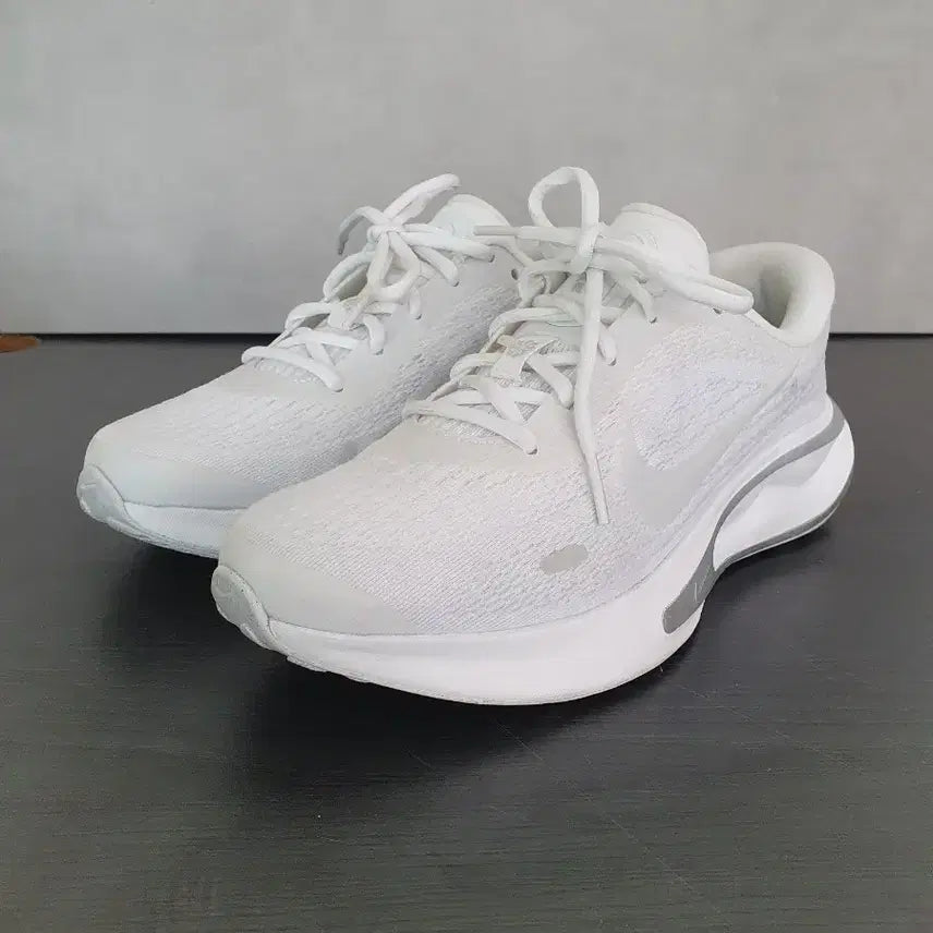 [BUNJANG] Nike Journey Run White (240) / 나이키 저니 런 화이트 (240)