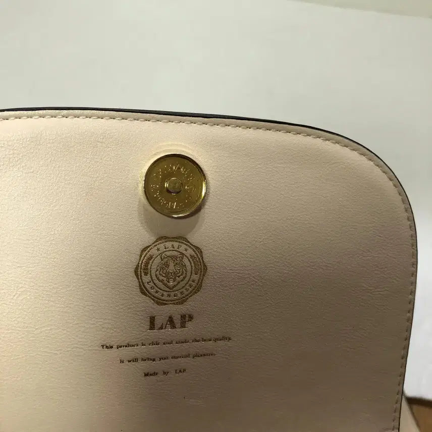 [BUNJANG] LAP Crossbody Bag / LAP 크로스백@9972