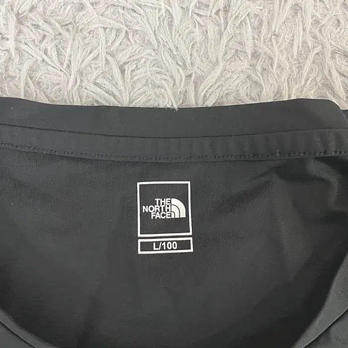 [BUNJANG] The North Face Long Sleeve Round Neck T-Shirt / 노스페이스 긴팔 라운드넥 티셔츠 100