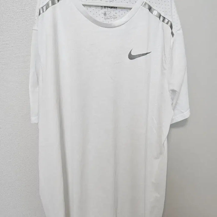[SOLD OUT] 나이키 드라이핏 러닝 반팔 티셔츠 화이트