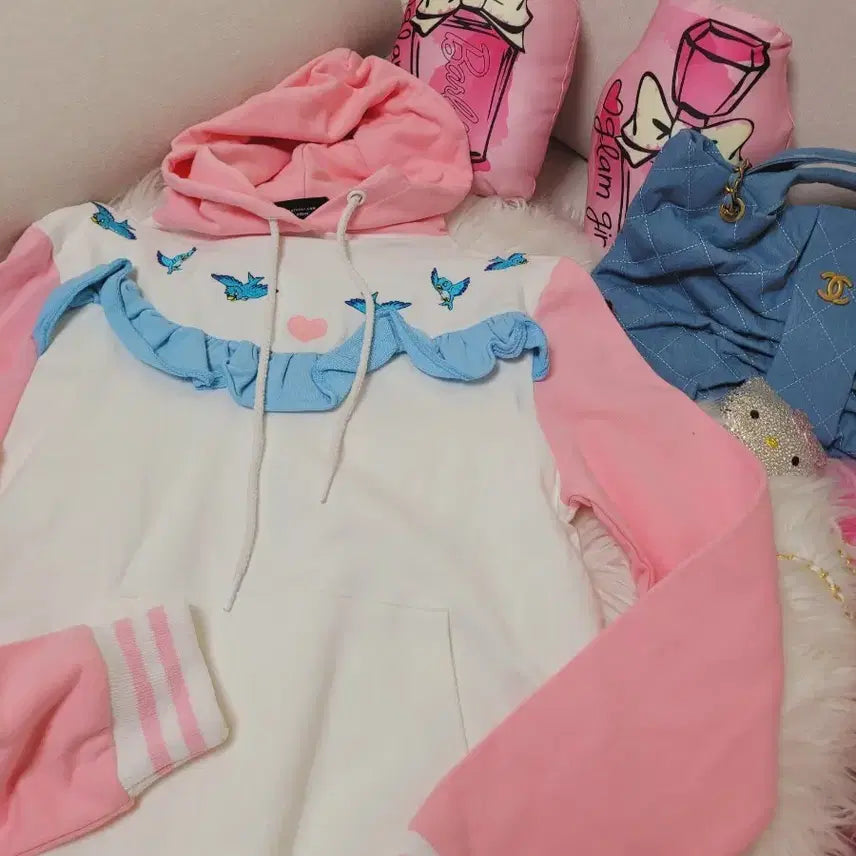 [BUNJANG] Lazy Oaf Bluebird Embroidery Hooded Sweatshirt / 핑크 배색 블루버드 자수 후드티 레이지오프