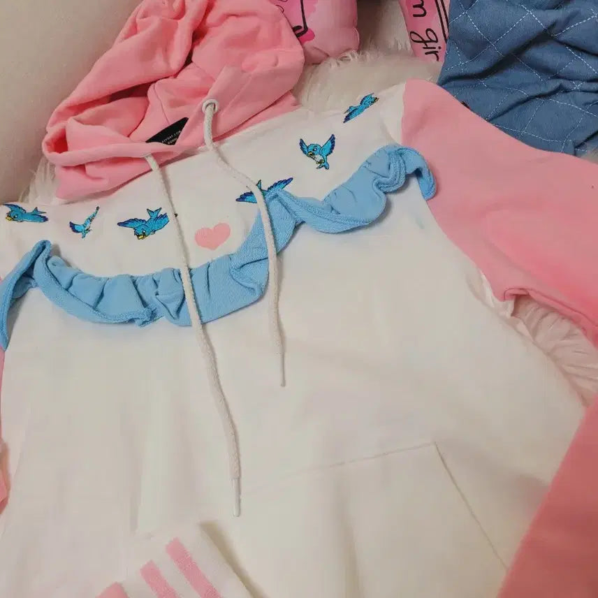 [BUNJANG] Lazy Oaf Bluebird Embroidery Hooded Sweatshirt / 핑크 배색 블루버드 자수 후드티 레이지오프