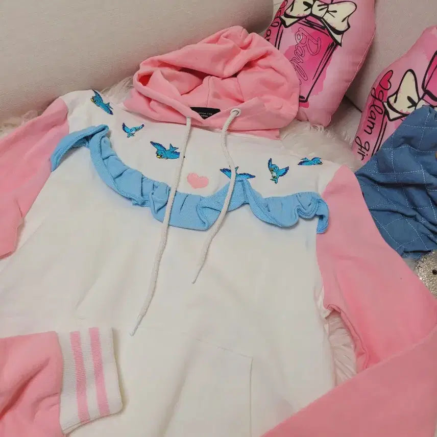 [BUNJANG] Lazy Oaf Bluebird Embroidery Hooded Sweatshirt / 핑크 배색 블루버드 자수 후드티 레이지오프