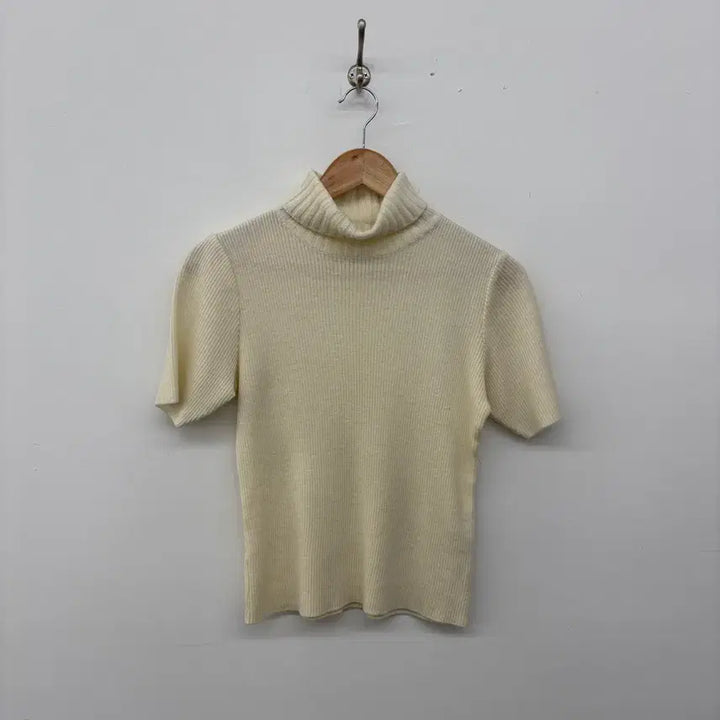 [BUNJANG] Courrèges Ivory Ribbed Half-Sleeve Polo Knit Top / 꾸레쥬 아이보리 골지 반팔 폴라 니트 여성 S