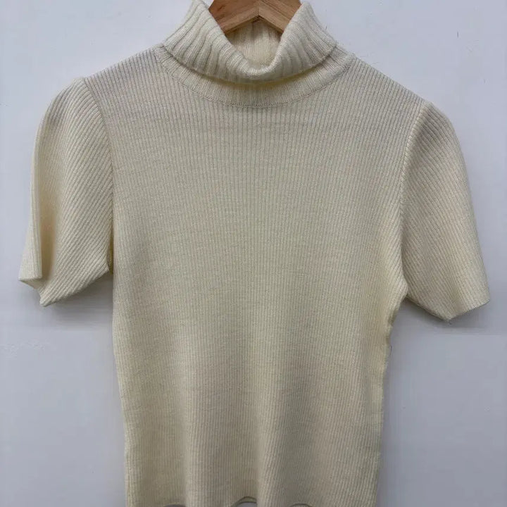 [BUNJANG] Courrèges Ivory Ribbed Half-Sleeve Polo Knit Top / 꾸레쥬 아이보리 골지 반팔 폴라 니트 여성 S