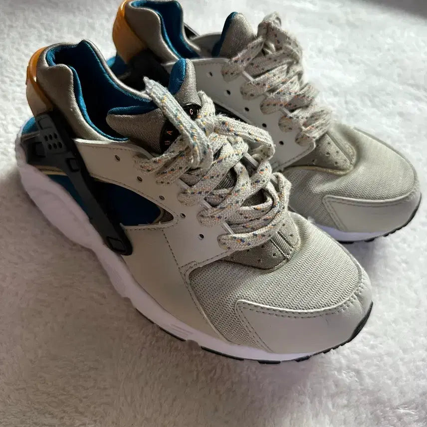[BUNJANG] Nike Huarache 240 Sneakers / 나이키 허라취 240