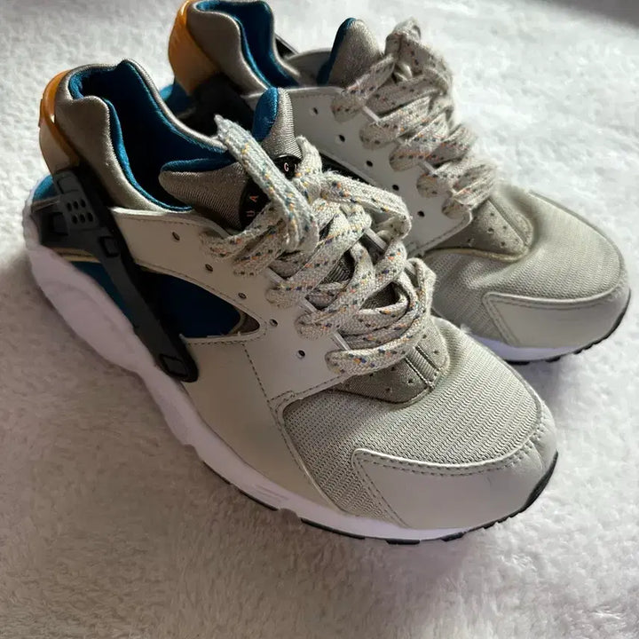 [BUNJANG] Nike Huarache 240 Sneakers / 나이키 허라취 240
