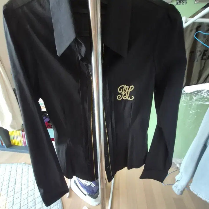 [BUNJANG] Jelly Black Gold Embellished Shirt / Jelly 블랙 금장 장식 셔츠(새상품 )