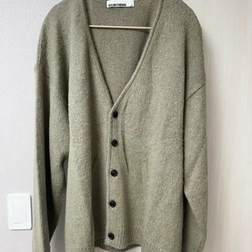 [BUNJANG] Beslow Standard Mohair V-neck Cardigan Light Olive / [XL] 비슬로우 스탠다드 모헤어 브이넥 가디건 라이트 올리브
