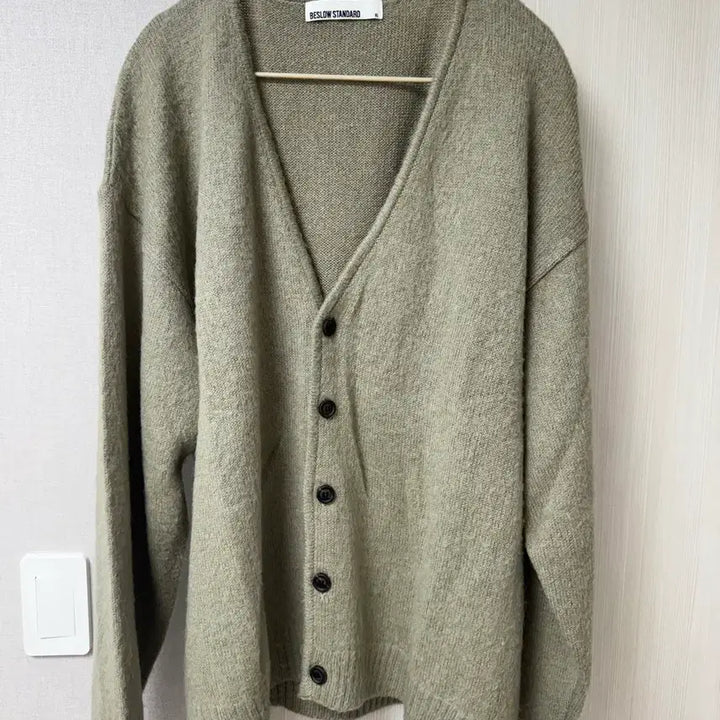 [BUNJANG] Beslow Standard Mohair V-neck Cardigan Light Olive / [XL] 비슬로우 스탠다드 모헤어 브이넥 가디건 라이트 올리브