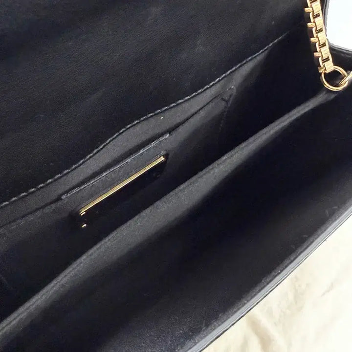 [BUNJANG] Ferragamo Gancini Sequin Crossbody Bag / 페라가모 스웨이드 시퀸 간치니 체인 크로스백