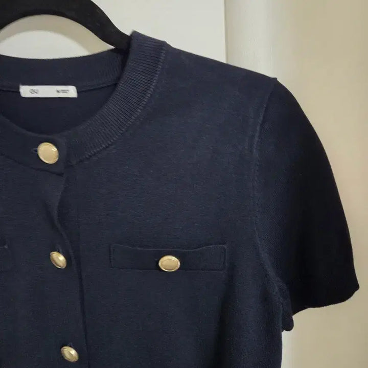 [BUNJANG] GU Gold Button Short Sleeve Cardigan Navy M / GU  일본유니클로 금장 반팔 가디건 네이비 M