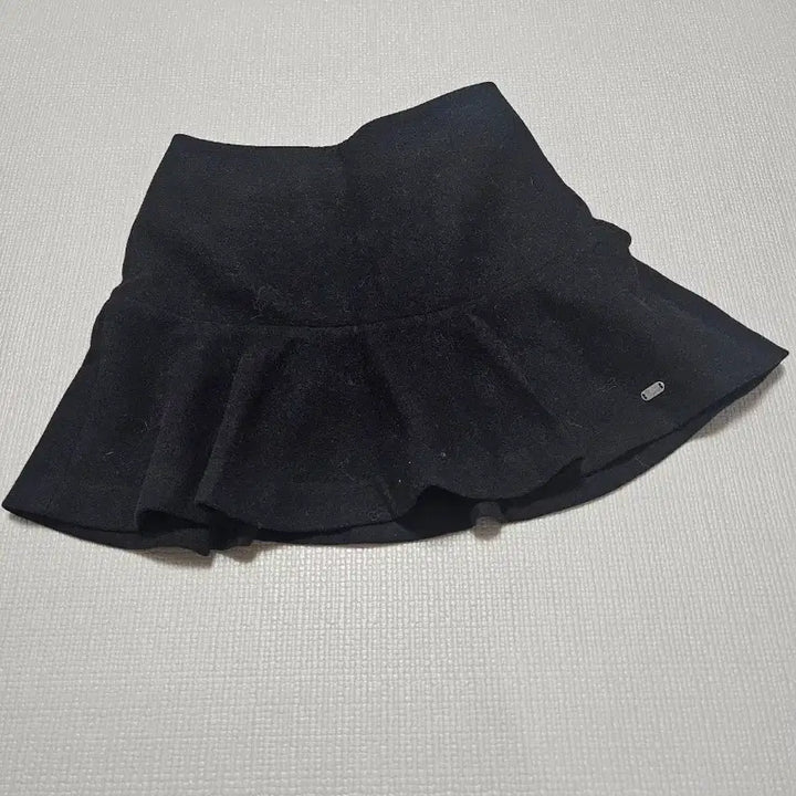 [BUNJANG] Tini Wini Wool Mini Skirt (S Size) / 티니위니 모직 미니스커트 s사이즈