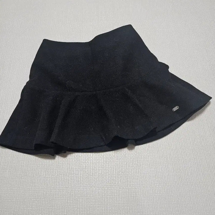 [BUNJANG] Tini Wini Wool Mini Skirt (S Size) / 티니위니 모직 미니스커트 s사이즈