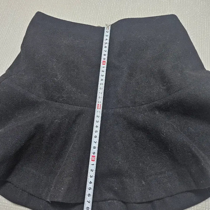 [BUNJANG] Tini Wini Wool Mini Skirt (S Size) / 티니위니 모직 미니스커트 s사이즈