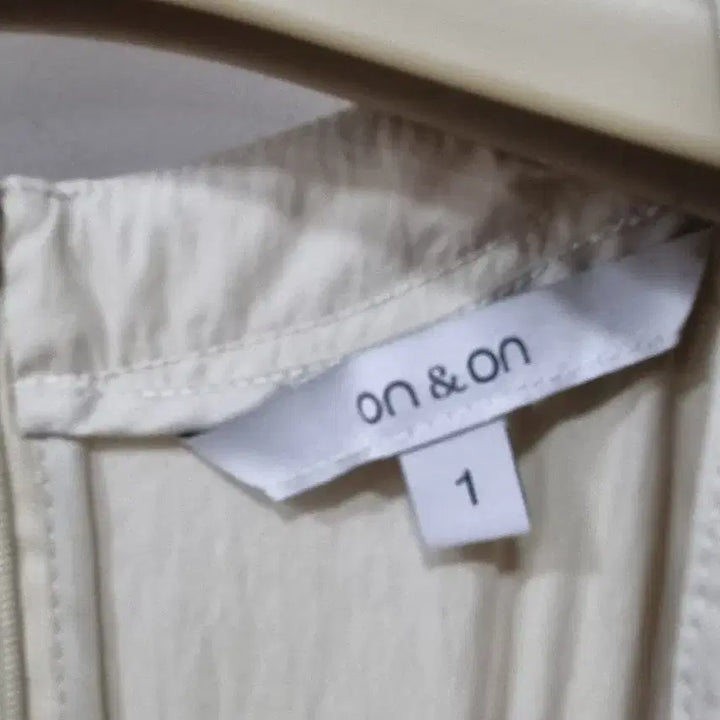 [BUNJANG] On&amp;On Long Dress / 온앤온 24년 롱원피스