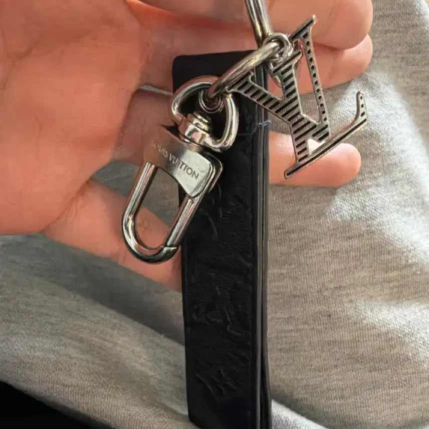 [BUNJANG] Shadow Dragonne Keyholder Bag Charm / 섀도우 드라곤느 키홀더 백참