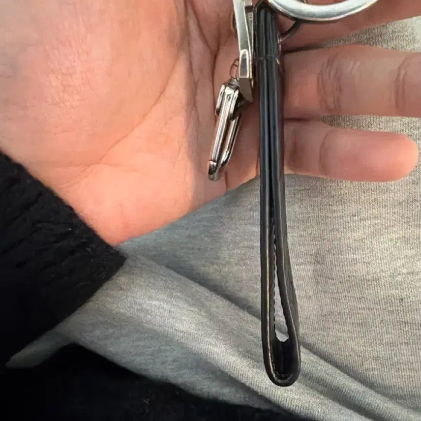 [BUNJANG] Shadow Dragonne Keyholder Bag Charm / 섀도우 드라곤느 키홀더 백참