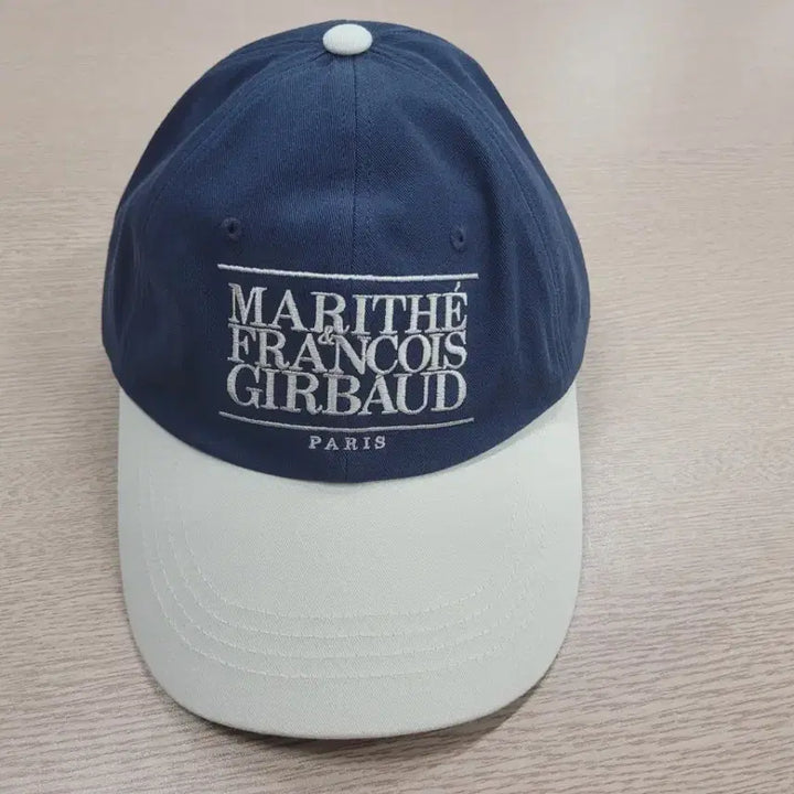 [BUNJANG] Marithe Baseball Cap Ivory/Navy / 마리떼 볼캡 모자 아이보리/네이비