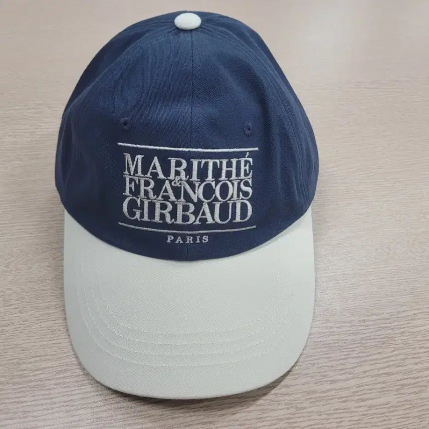 [BUNJANG] Marithe Baseball Cap Ivory/Navy / 마리떼 볼캡 모자 아이보리/네이비