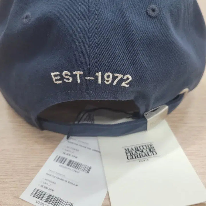 [BUNJANG] Marithe Baseball Cap Ivory/Navy / 마리떼 볼캡 모자 아이보리/네이비