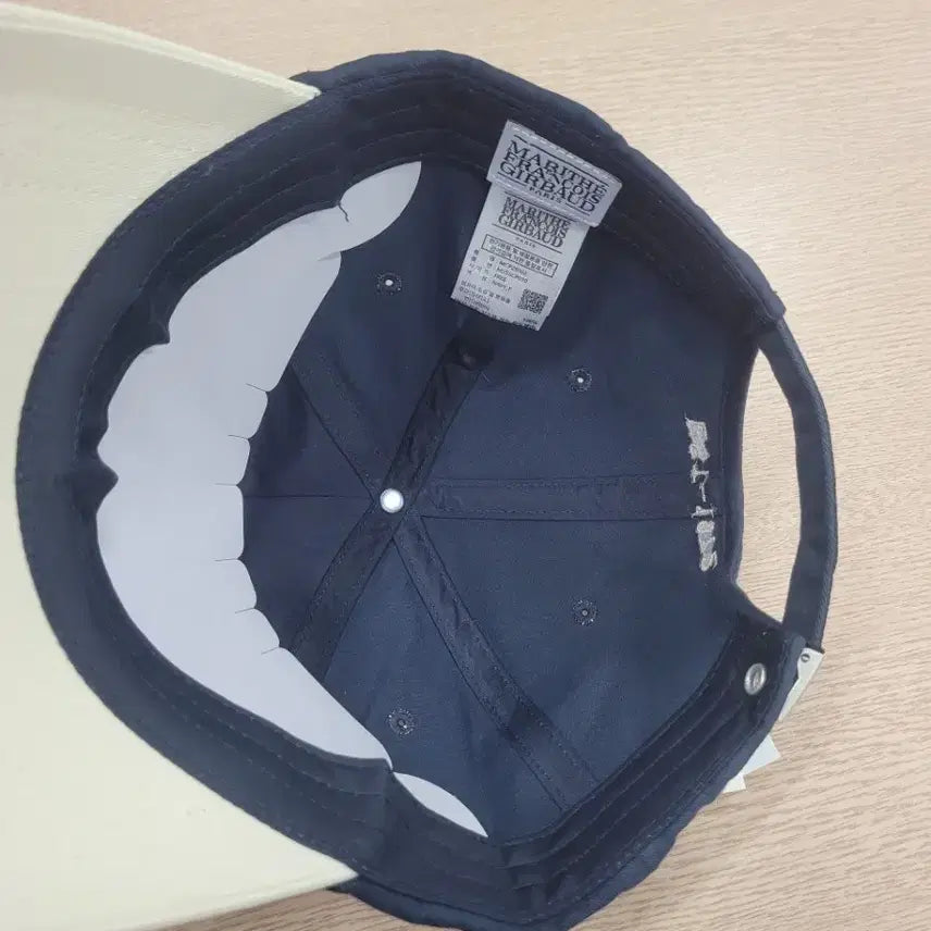 [BUNJANG] Marithe Baseball Cap Ivory/Navy / 마리떼 볼캡 모자 아이보리/네이비