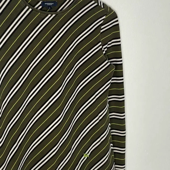 [BUNJANG] Burberry Knight Logo Striped Knit Sweater / 버버리 사선 스트라이프 기마로고 니트