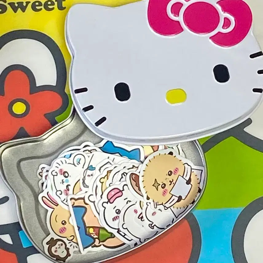 [BUNJANG] Hello Kitty Tin Case + Chiikawa Sticker Set / 키티 틴케이스 + 치이카와 스티커 50p 세트 고전키티보관함 먼작귀