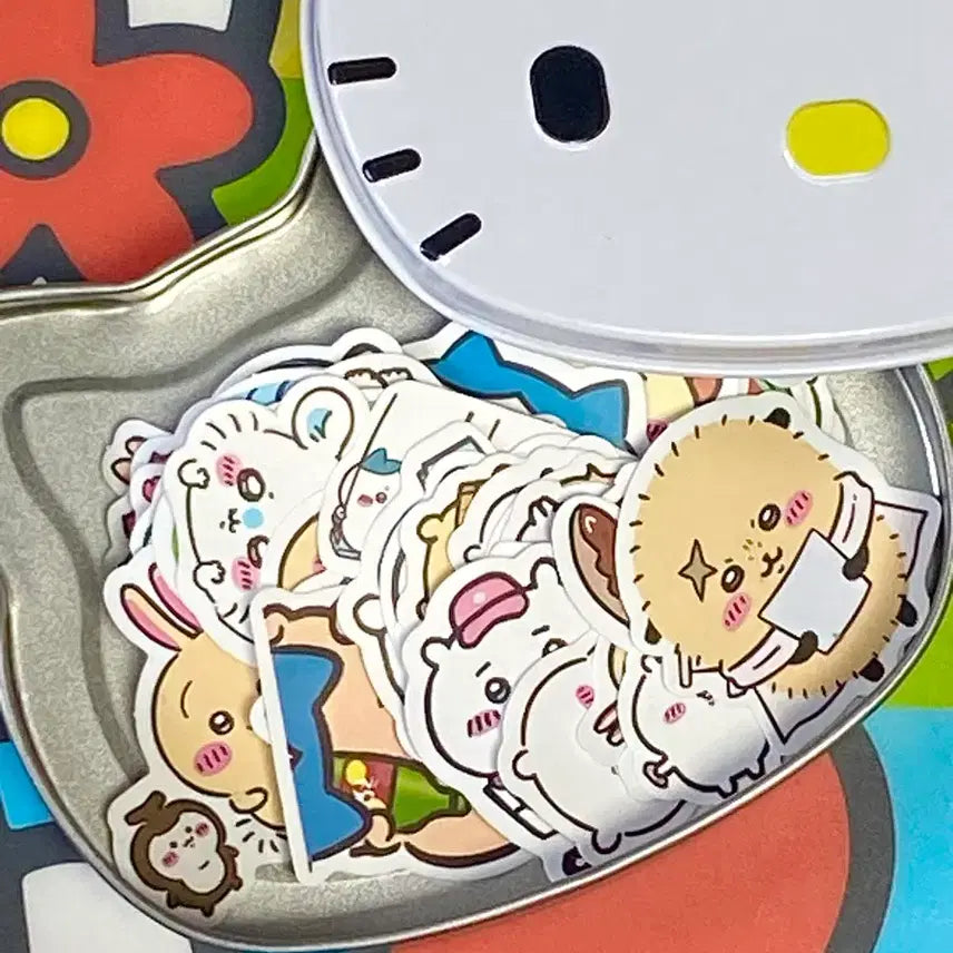 [BUNJANG] Hello Kitty Tin Case + Chiikawa Sticker Set / 키티 틴케이스 + 치이카와 스티커 50p 세트 고전키티보관함 먼작귀