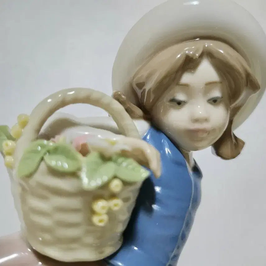 [BUNJANG] Lladro Sweet Scent Figurine / 야드로 달콤한 향기 피겨린