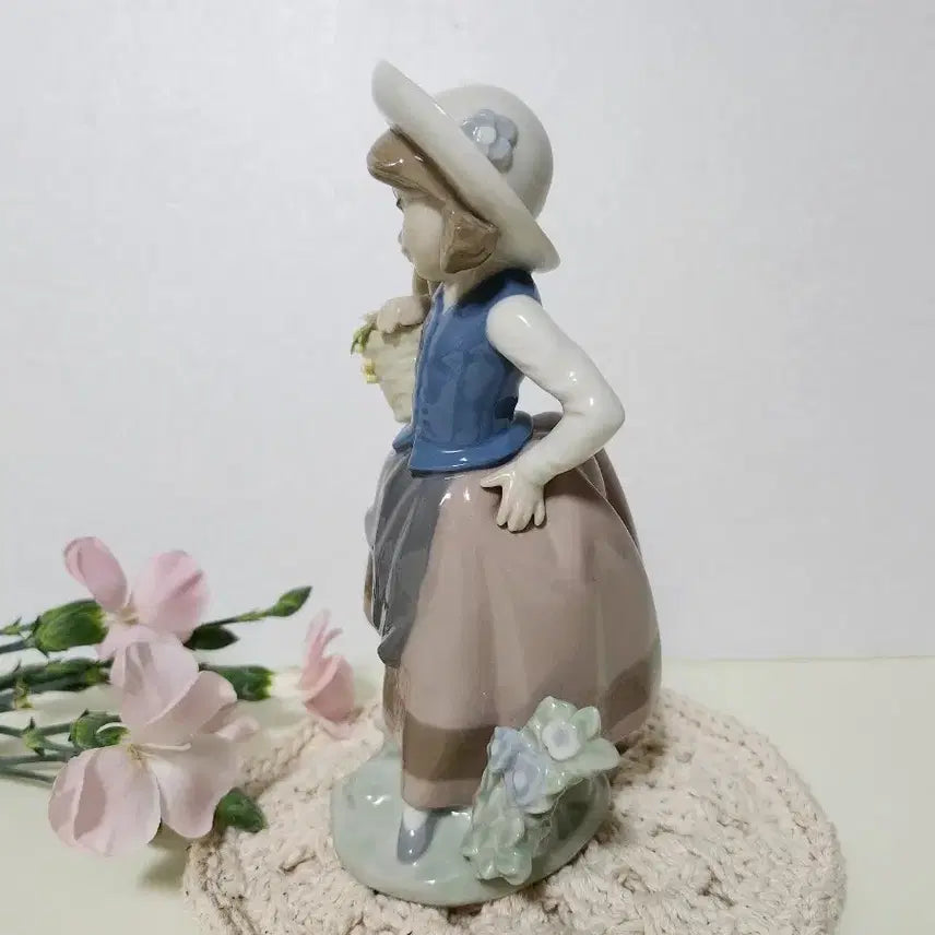 [BUNJANG] Lladro Sweet Scent Figurine / 야드로 달콤한 향기 피겨린