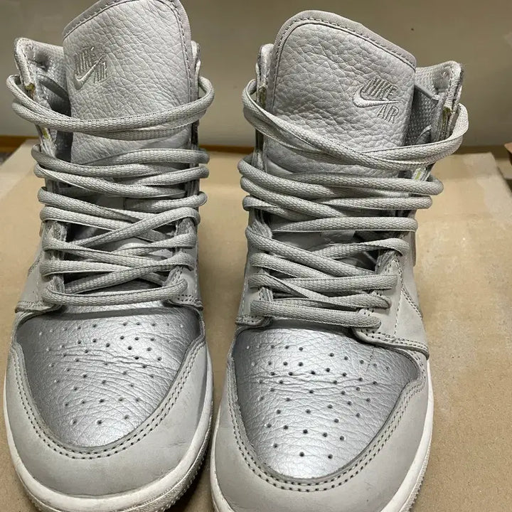 [BUNJANG] Air Jordan 1 Retro High OG CO.JP Neutral Grey Sneakers / 에어 조던 1 레트로 하이 OG CO.JP 뉴트럴 그레이 스니커즈