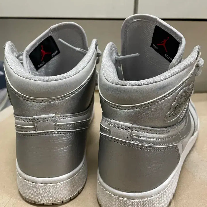 [BUNJANG] Air Jordan 1 Retro High OG CO.JP Neutral Grey Sneakers / 에어 조던 1 레트로 하이 OG CO.JP 뉴트럴 그레이 스니커즈