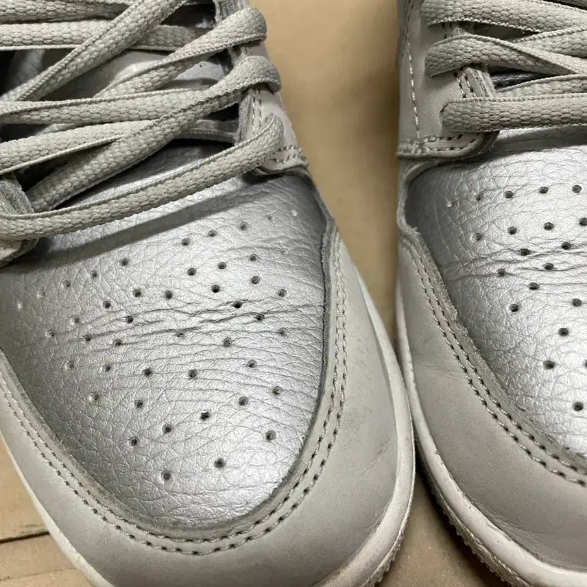 [BUNJANG] Air Jordan 1 Retro High OG CO.JP Neutral Grey Sneakers / 에어 조던 1 레트로 하이 OG CO.JP 뉴트럴 그레이 스니커즈