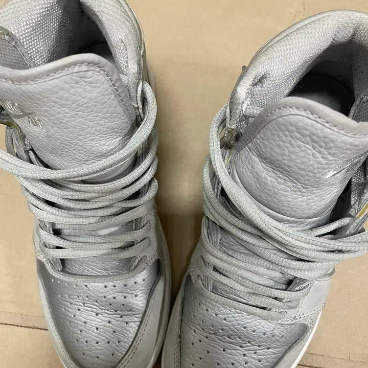 [BUNJANG] Air Jordan 1 Retro High OG CO.JP Neutral Grey Sneakers / 에어 조던 1 레트로 하이 OG CO.JP 뉴트럴 그레이 스니커즈