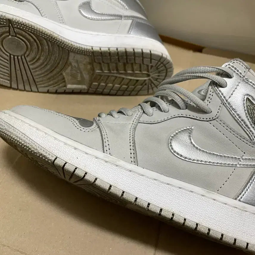 [BUNJANG] Air Jordan 1 Retro High OG CO.JP Neutral Grey Sneakers / 에어 조던 1 레트로 하이 OG CO.JP 뉴트럴 그레이 스니커즈