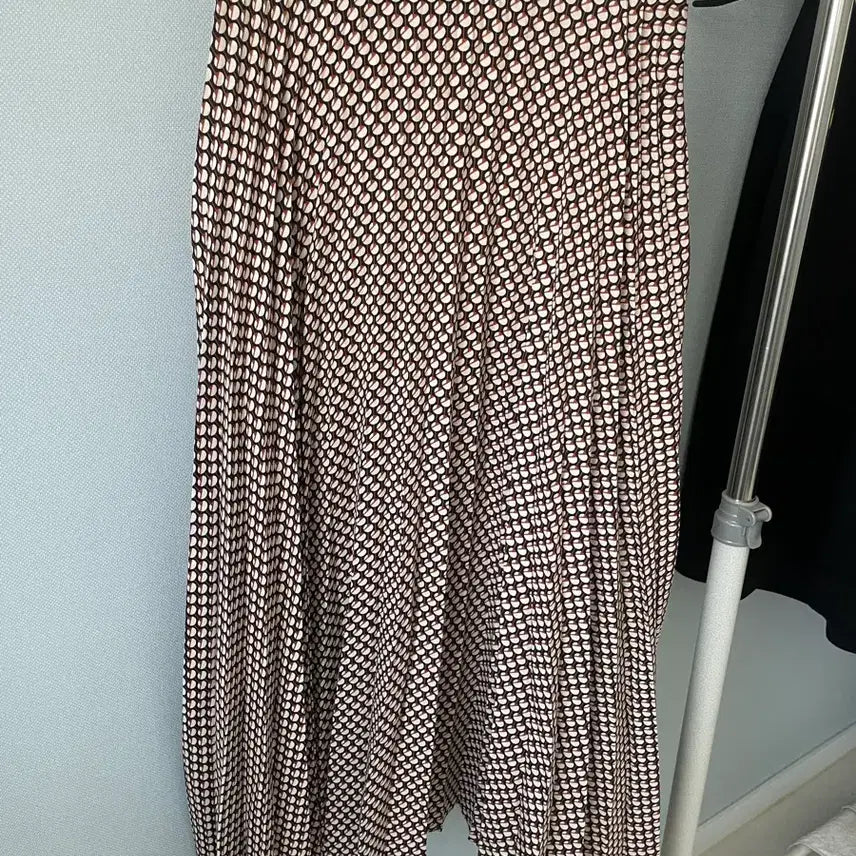 [BUNJANG] Beige Pattern Pleated Long Skirt / 패턴 플리츠 롱 스커트(새상품)