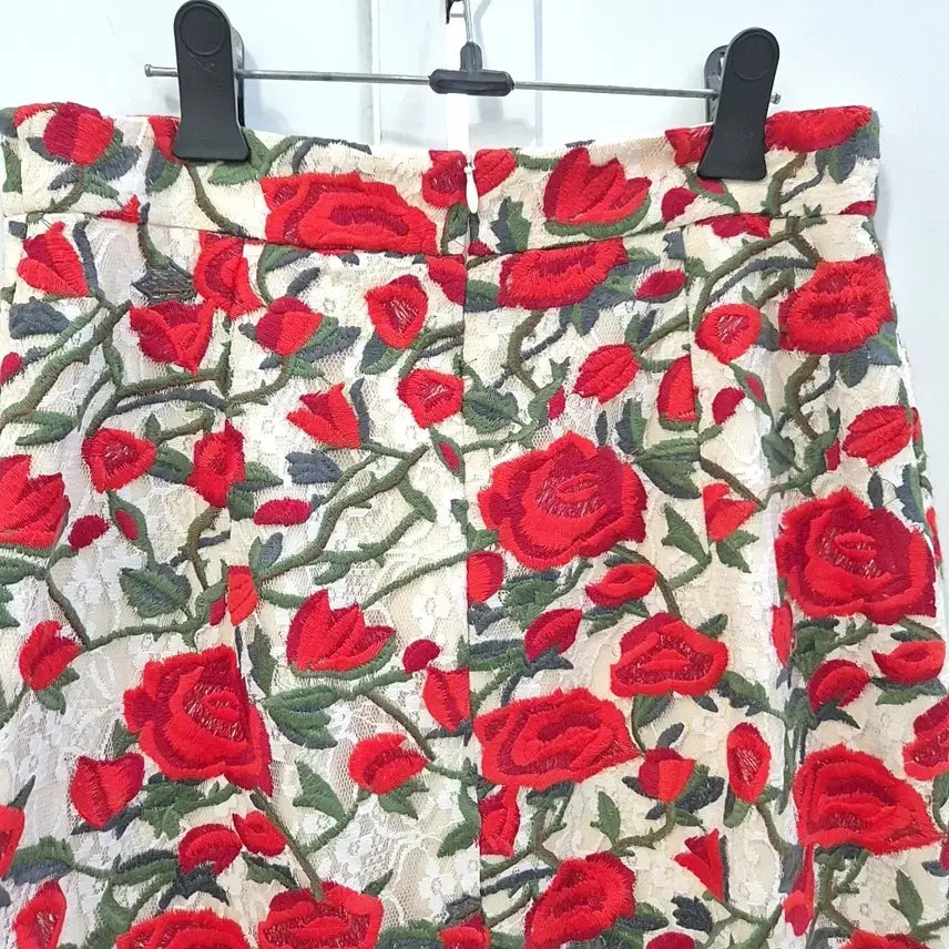 [BUNJANG] Minimal Rose Embroidery Lace Skirt / 미니멈 장미 자수 레이스 스커트