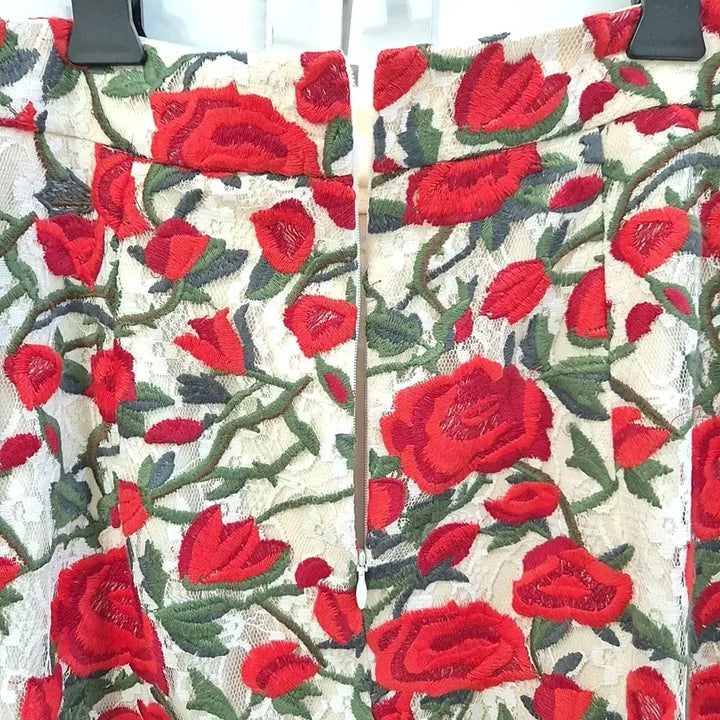 [BUNJANG] Minimal Rose Embroidery Lace Skirt / 미니멈 장미 자수 레이스 스커트