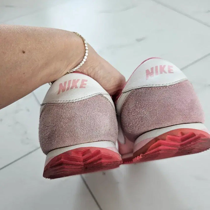 [BUNJANG] Nike Cortez Sneakers / 나이키 코르테즈 스니커즈 (230)