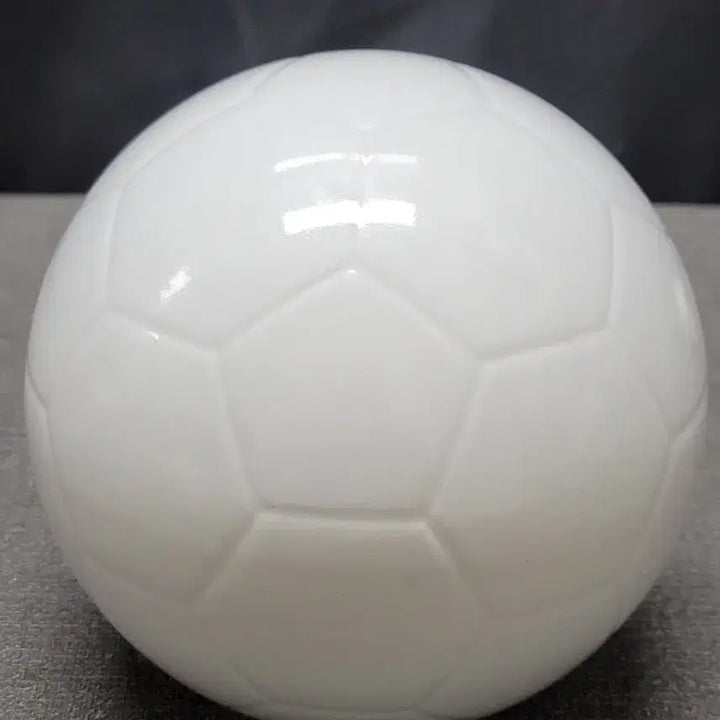 [BUNJANG] White Porcelain Soccer Ball / 백자 도자기 축구공