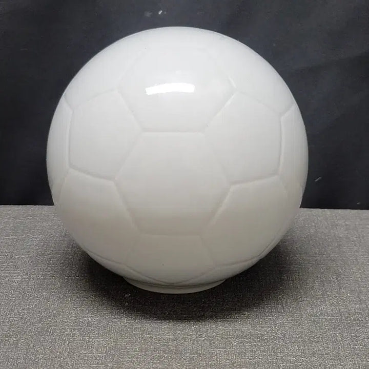 [BUNJANG] White Porcelain Soccer Ball / 백자 도자기 축구공